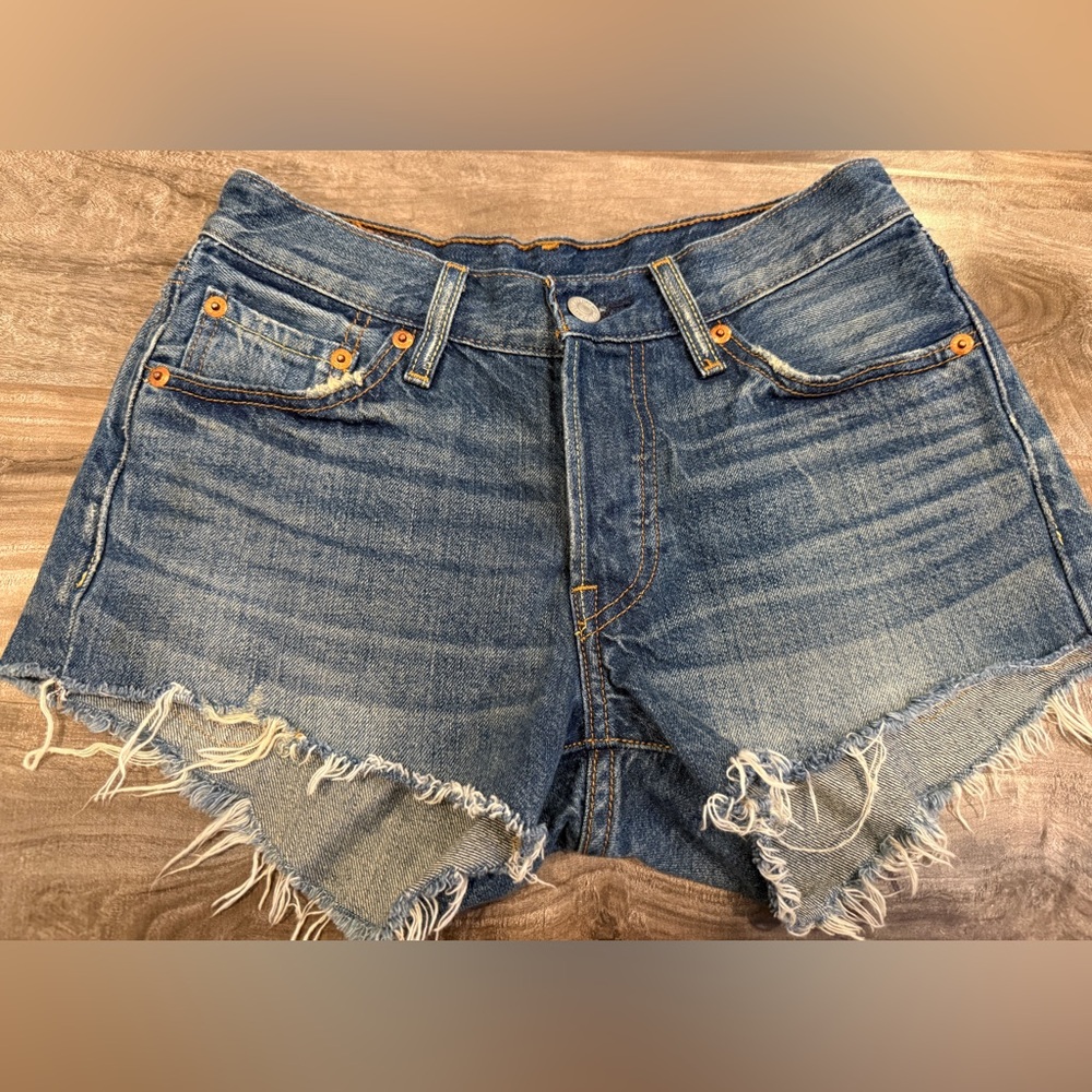 Levi’s 501® Original Cutoff Shorts – Blue Denim